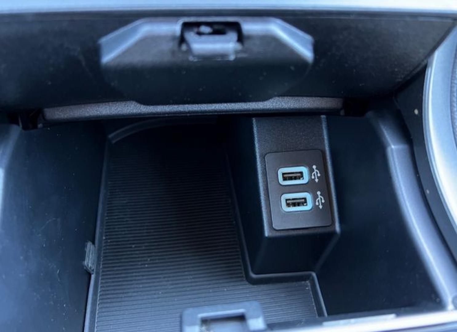 2020 WHITE /Tan Cloth FORD EDGE SE (2FMPK3G98LB) with an 2.0L engine, Automatic transmission, located at 11170 Summerlin Square Dr., Fort Myers Beach, FL, 33931, (239) 999-7777, 26.493546, -81.941628 - 1 Owner No Damage No Accident Carfax - Photo#32