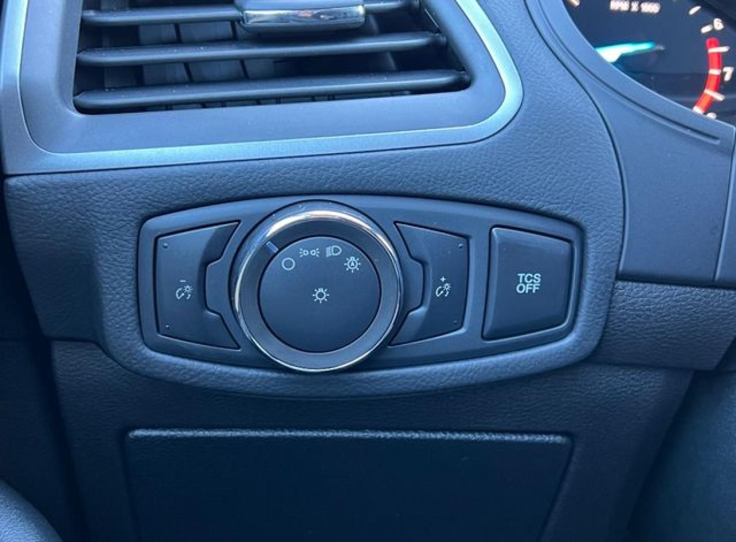 2020 WHITE /Tan Cloth FORD EDGE SE (2FMPK3G98LB) with an 2.0L engine, Automatic transmission, located at 11170 Summerlin Square Dr., Fort Myers Beach, FL, 33931, (239) 999-7777, 26.493546, -81.941628 - 1 Owner No Damage No Accident Carfax - Photo#26