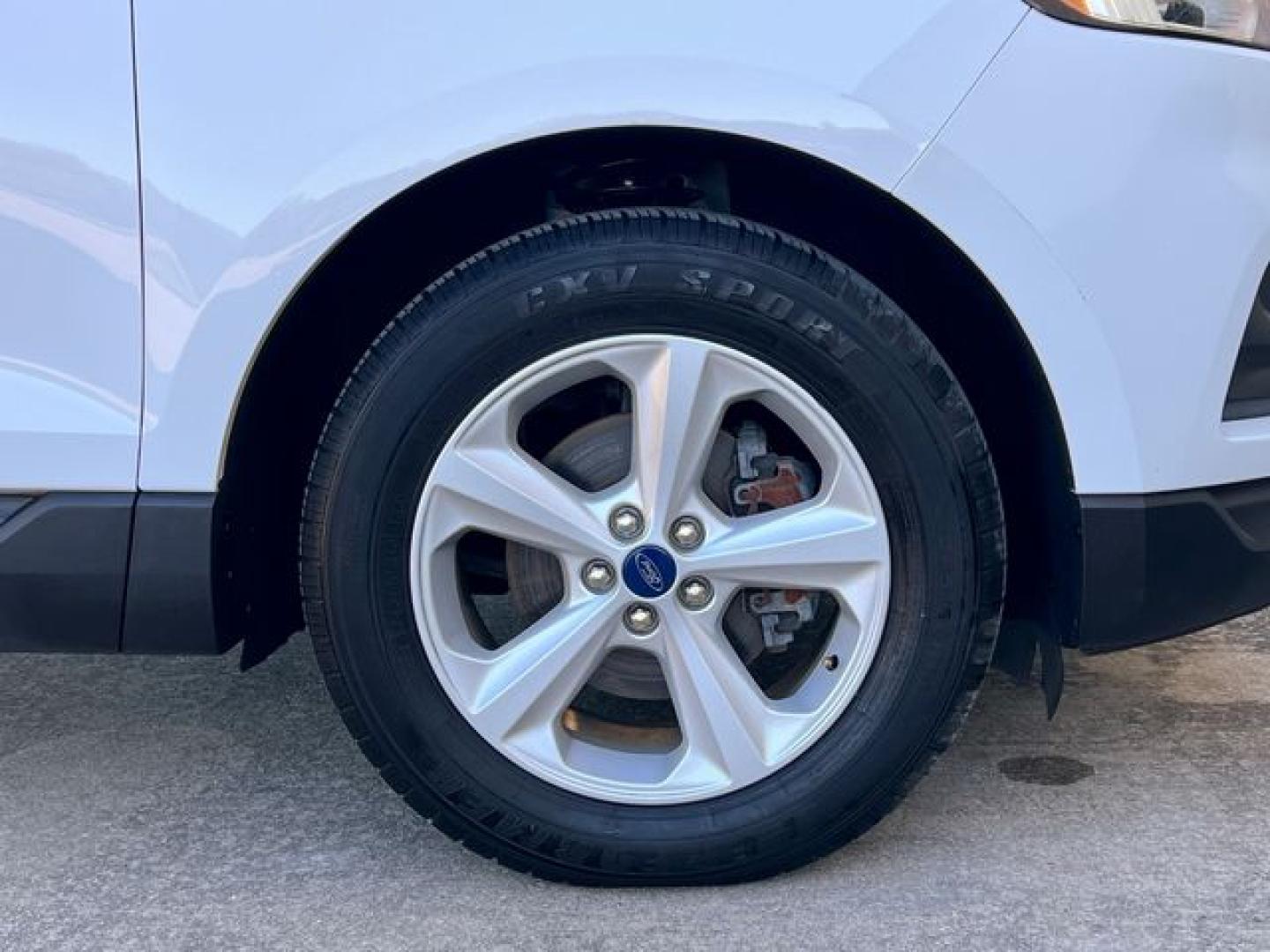 2020 WHITE /Tan Cloth FORD EDGE SE (2FMPK3G98LB) with an 2.0L engine, Automatic transmission, located at 11170 Summerlin Square Dr., Fort Myers Beach, FL, 33931, (239) 999-7777, 26.493546, -81.941628 - 1 Owner No Damage No Accident Carfax - Photo#35