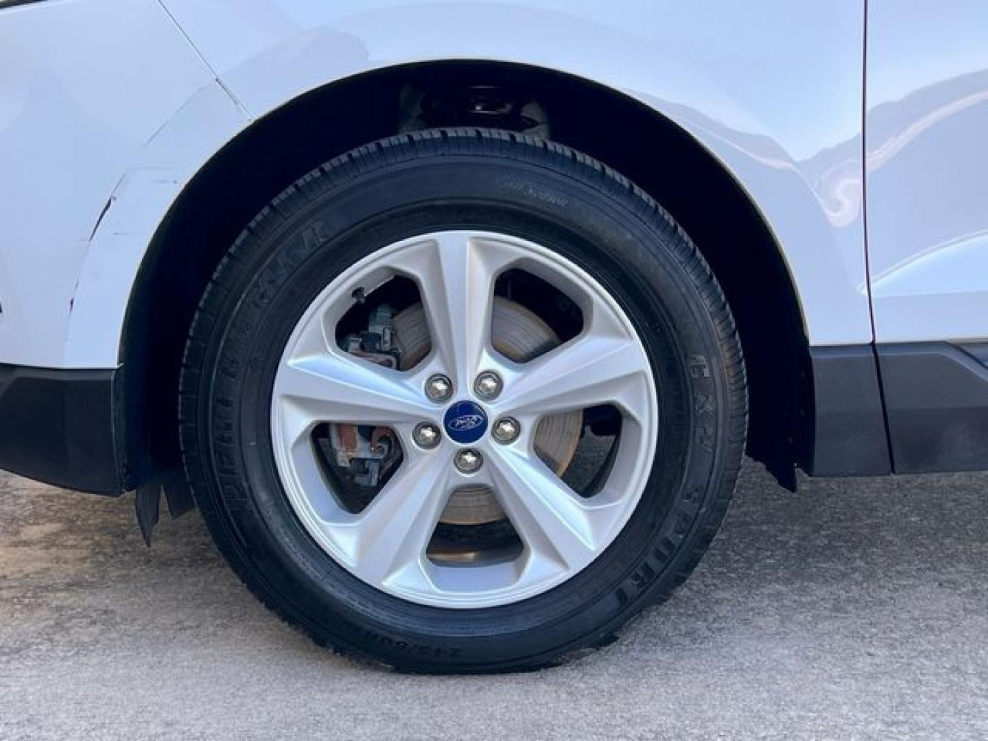 2020 WHITE /Tan Cloth FORD EDGE SE (2FMPK3G98LB) with an 2.0L engine, Automatic transmission, located at 11170 Summerlin Square Dr., Fort Myers Beach, FL, 33931, (239) 999-7777, 26.493546, -81.941628 - 1 Owner No Damage No Accident Carfax - Photo#38